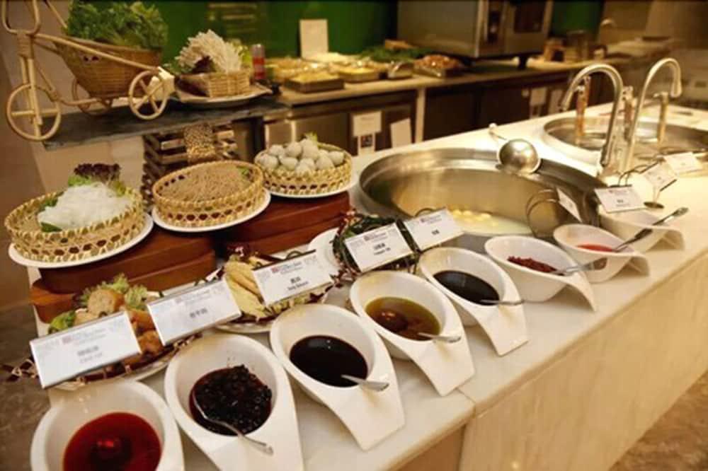 Hilton Garden Inn Zhongshan Guzhen Extérieur photo