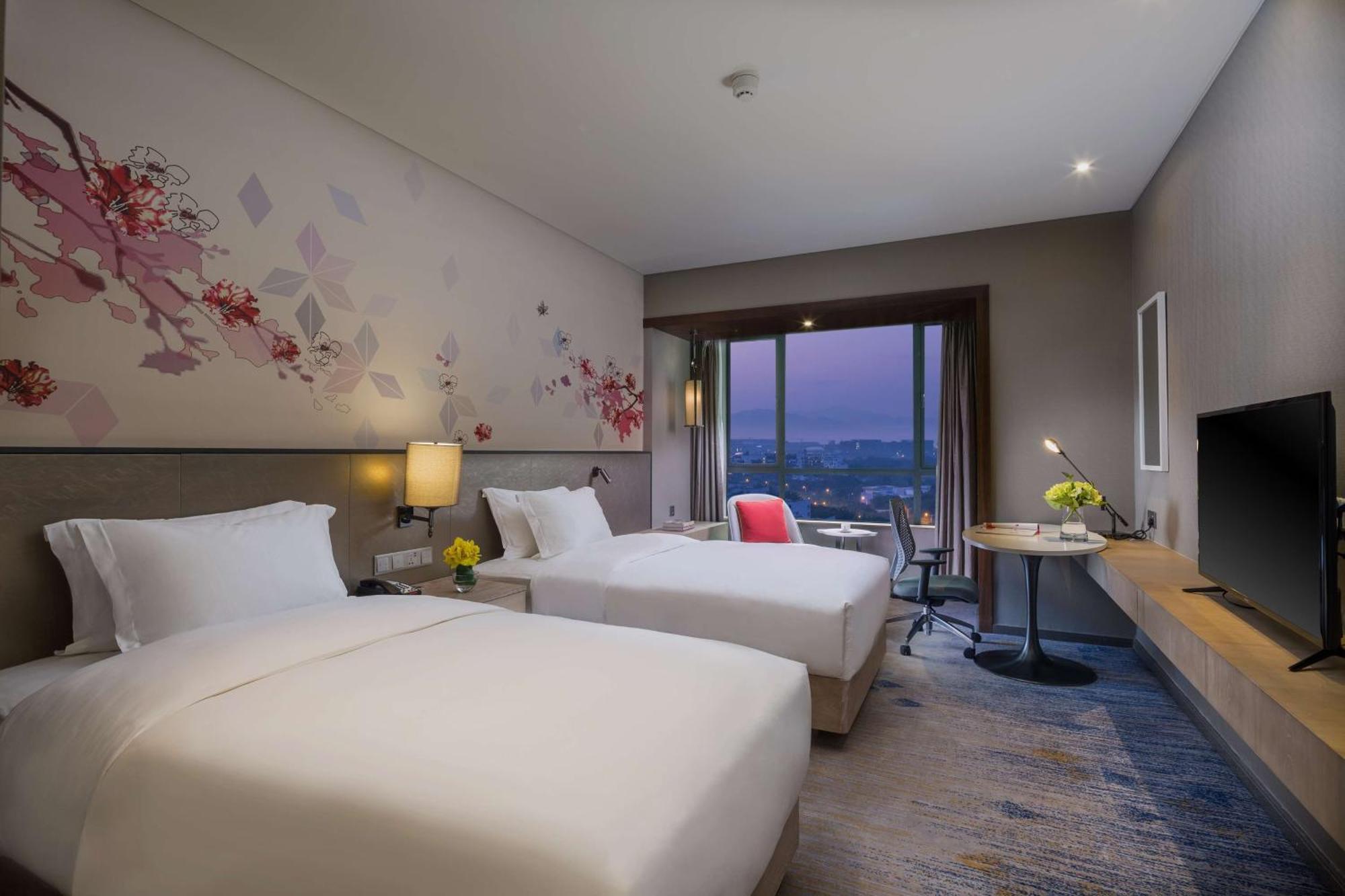 Hilton Garden Inn Zhongshan Guzhen Extérieur photo