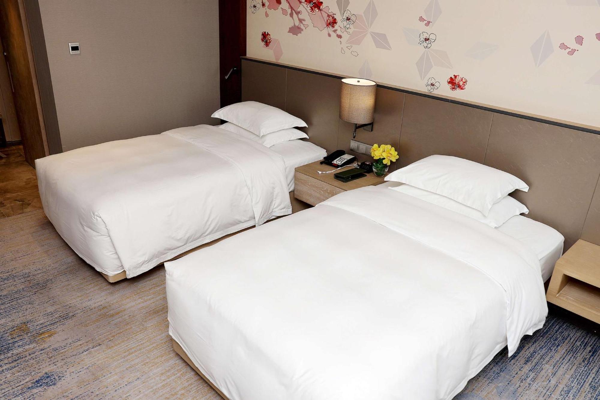 Hilton Garden Inn Zhongshan Guzhen Extérieur photo