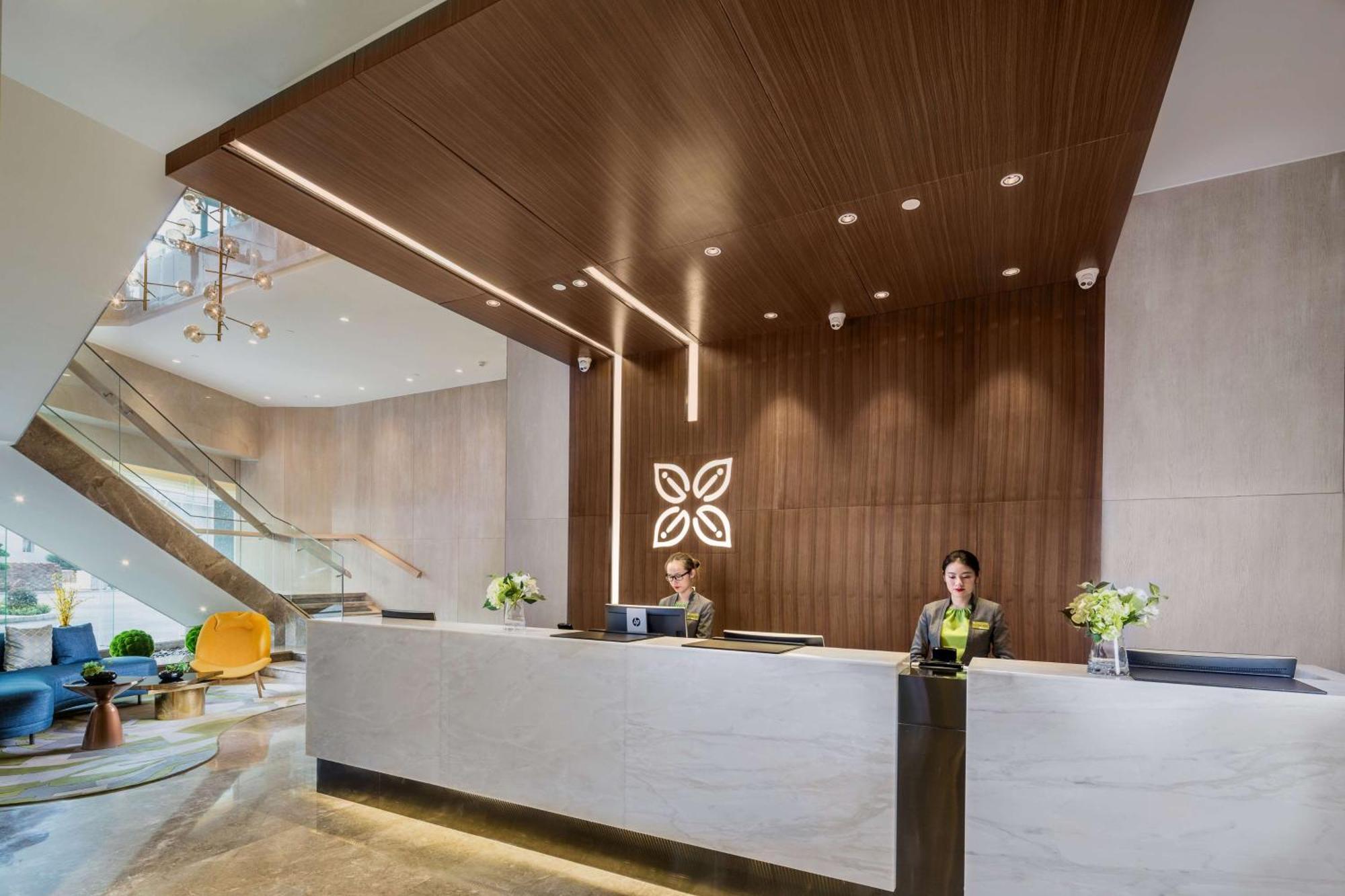 Hilton Garden Inn Zhongshan Guzhen Extérieur photo